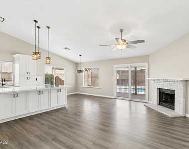 17857 N 85th Lane - Photo Thumbnail 8