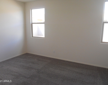 17728 W Jessie Lane - Photo Thumbnail 6
