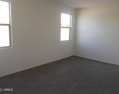 17728 W Jessie Lane - Photo Thumbnail 7
