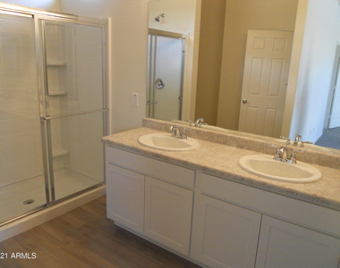 17728 W Jessie Lane - Photo Thumbnail 8