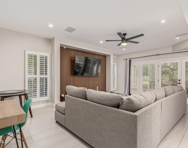 1505 E Estrid Avenue - Photo Thumbnail 6