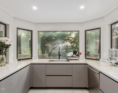 1505 E Estrid Avenue - Photo Thumbnail 12