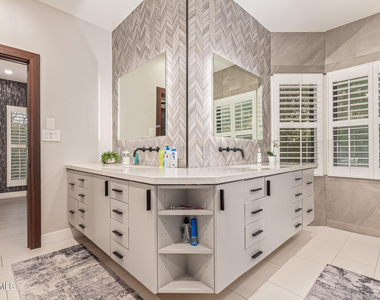 1505 E Estrid Avenue - Photo Thumbnail 18