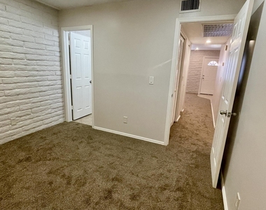 1234 N 36th Street - Photo Thumbnail 13