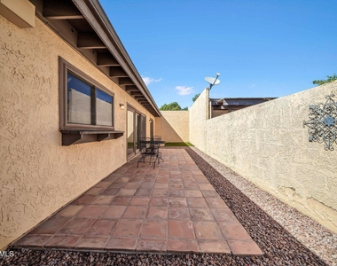 6209 N 22nd Drive - Photo Thumbnail 30