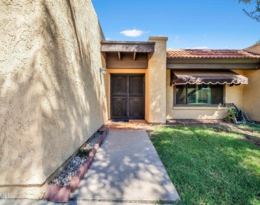 6209 N 22nd Drive - Photo Thumbnail 2