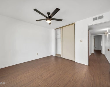 6209 N 22nd Drive - Photo Thumbnail 22