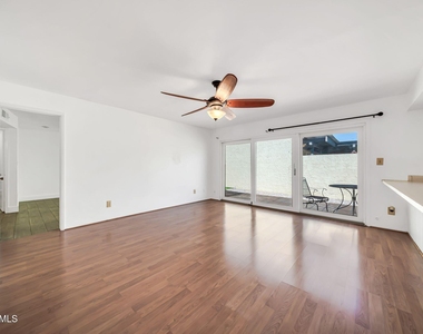6209 N 22nd Drive - Photo Thumbnail 6