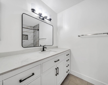 6209 N 22nd Drive - Photo Thumbnail 23