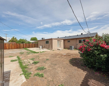 7014 N 77th Avenue - Photo Thumbnail 29