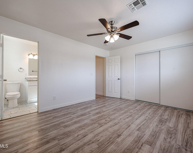 7014 N 77th Avenue - Photo Thumbnail 19