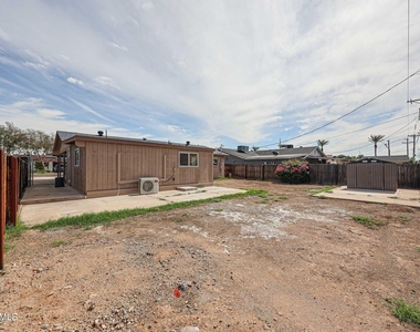 7014 N 77th Avenue - Photo Thumbnail 31