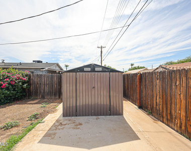 7014 N 77th Avenue - Photo Thumbnail 27