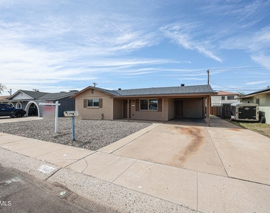 7014 N 77th Avenue - Photo Thumbnail 32