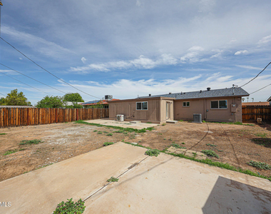 7014 N 77th Avenue - Photo Thumbnail 30
