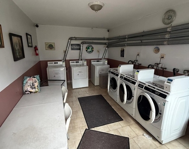 36 Avenue - Photo Thumbnail 10