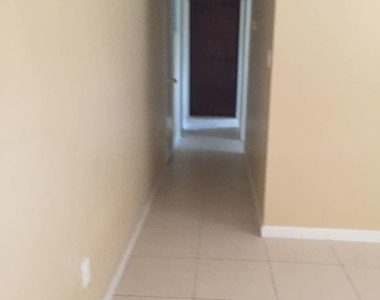 7247 E Wilshire Drive - Photo Thumbnail 5