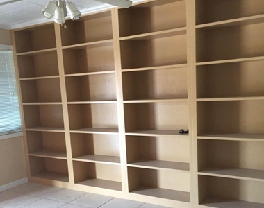 7247 E Wilshire Drive - Photo Thumbnail 7