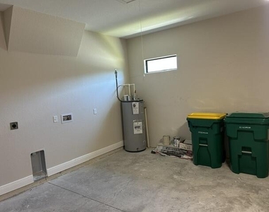 20 Ellington Street - Photo Thumbnail 30