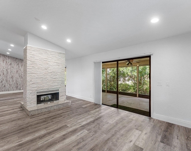 13853 Sheffield Street - Photo Thumbnail 11