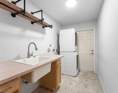 13853 Sheffield Street - Photo Thumbnail 17