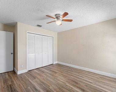 13853 Sheffield Street - Photo Thumbnail 25