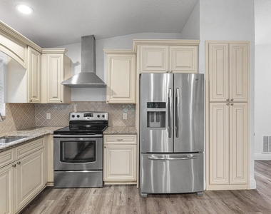 13853 Sheffield Street - Photo Thumbnail 15