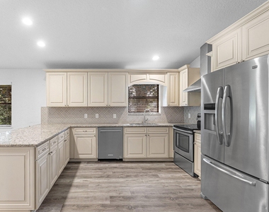 13853 Sheffield Street - Photo Thumbnail 14