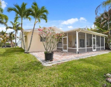 1459 Sw Seahawk Way - Photo Thumbnail 11