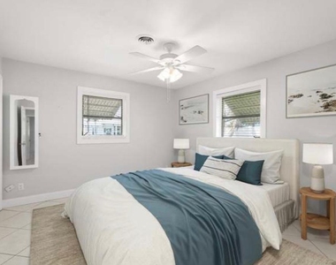 1459 Sw Seahawk Way - Photo Thumbnail 9