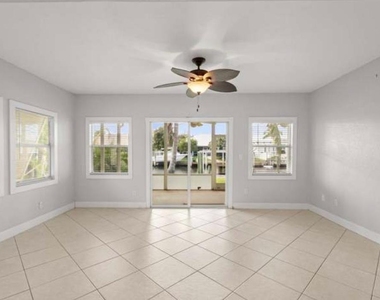 1459 Sw Seahawk Way - Photo Thumbnail 1