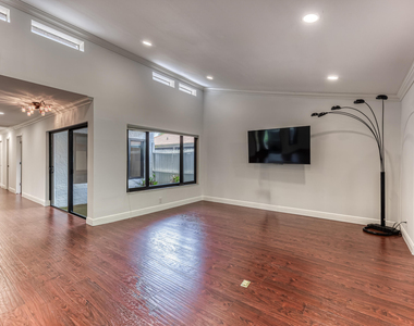 5780 Piping Rock Drive - Photo Thumbnail 12