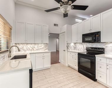 5780 Piping Rock Drive - Photo Thumbnail 6