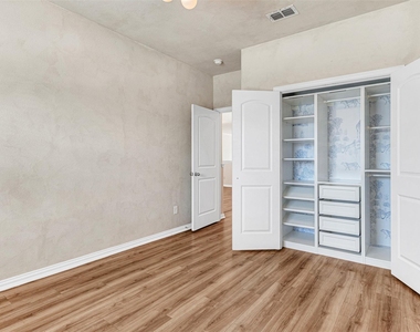 3724 Sicily Street - Photo Thumbnail 18