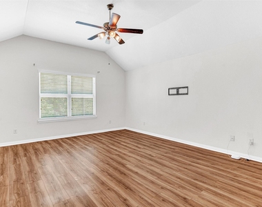 3724 Sicily Street - Photo Thumbnail 11