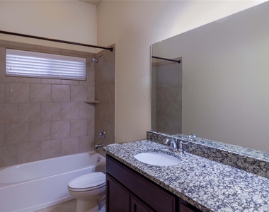 15613 Renshaw Way - Photo Thumbnail 4