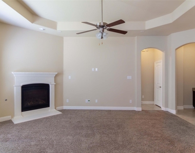 15613 Renshaw Way - Photo Thumbnail 12