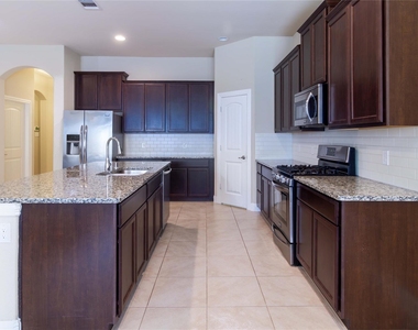 15613 Renshaw Way - Photo Thumbnail 10