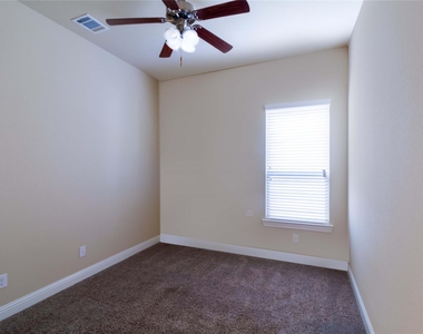 15613 Renshaw Way - Photo Thumbnail 6