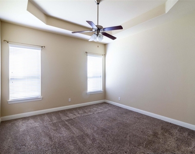15613 Renshaw Way - Photo Thumbnail 14