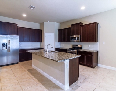 15613 Renshaw Way - Photo Thumbnail 8