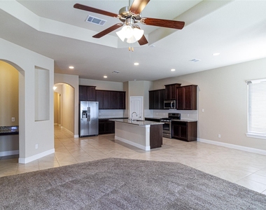 15613 Renshaw Way - Photo Thumbnail 7