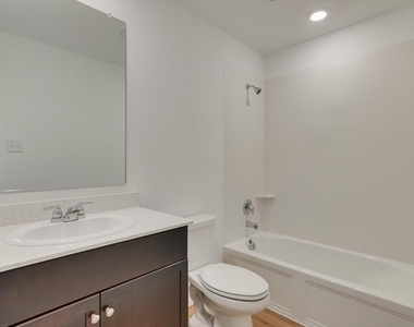 409 Laurenbrooke Drive - Photo Thumbnail 11