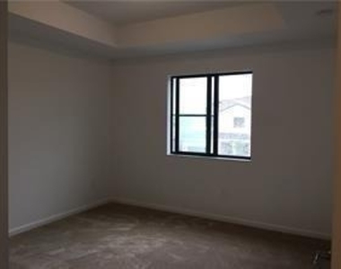 335 Nw 33rd Lane - Photo Thumbnail 13