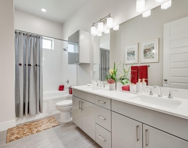 8215 Casita Avenue - Photo Thumbnail 12