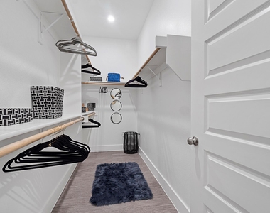3903 Banks - Photo Thumbnail 21