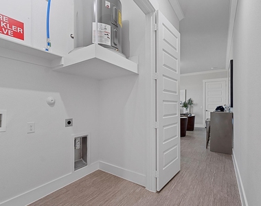 3903 Banks - Photo Thumbnail 14