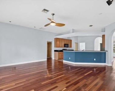 814 Sw 29th Street - Photo Thumbnail 7