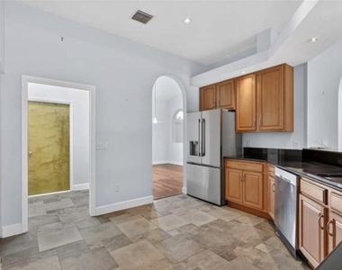 814 Sw 29th Street - Photo Thumbnail 2