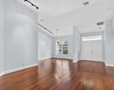 814 Sw 29th Street - Photo Thumbnail 3